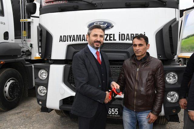 Adıyaman İl Özel İdaresine 5 adet çöp toplama aracı hibe edildi