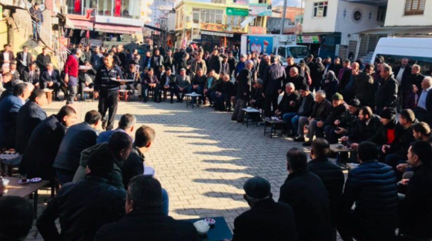 3 bin kişi ile AK Parti'den istifa etti, CHP'nin adayı oldu