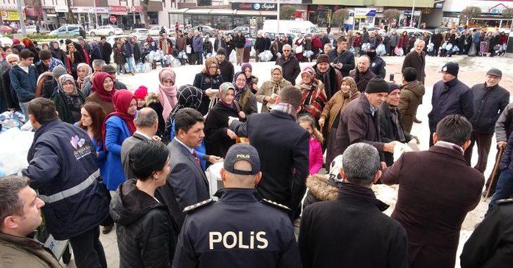 Duyan herkes oraya koştu! 11 bin 500 plastik şişe toplandı G2