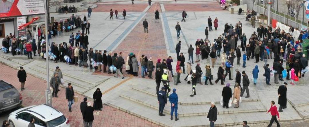 Duyan herkes oraya koştu! 11 bin 500 plastik şişe toplandı