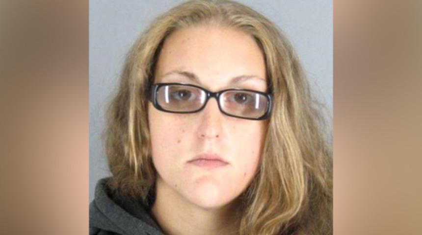 Bebeğini klozete sokup öldürmeye çalıştı