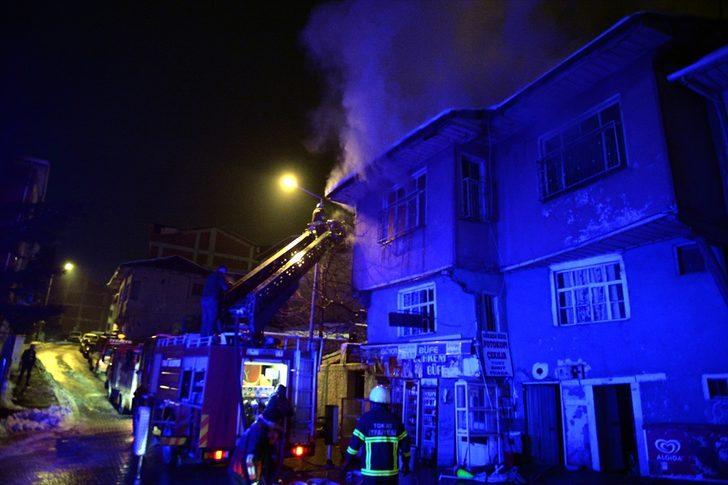 Afgan ailenin hayatını gazete dağıtıcısı kurtardı G1