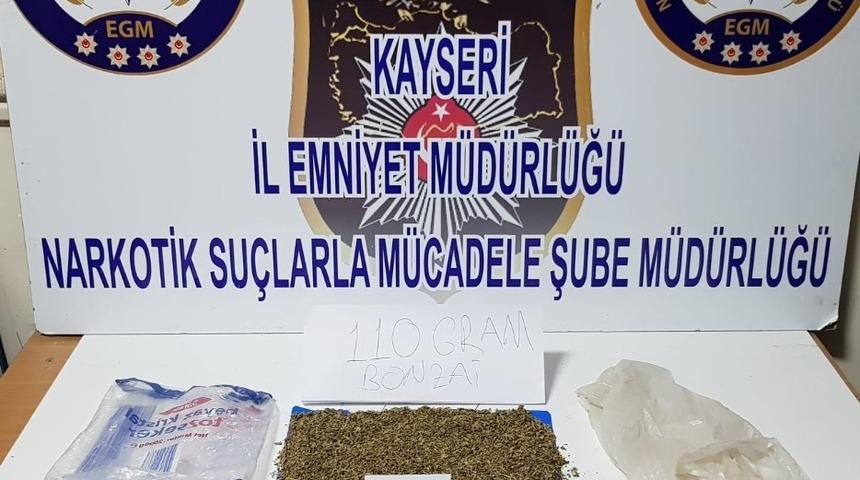 Kayseri&rsquo;de uyuşturucuya ge&ccedil;it verilmiyor: 3 g&ouml;zaltı