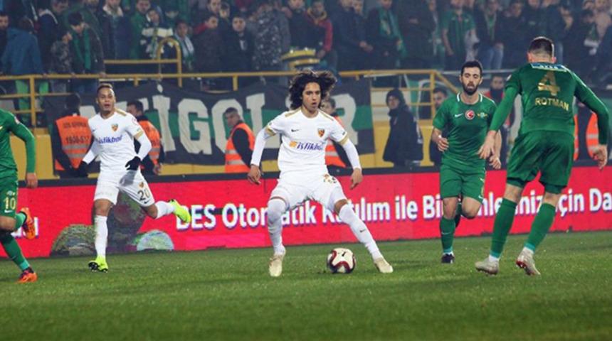 Kayserispor'un en gen&ccedil; oyuncusu Emre Demir
