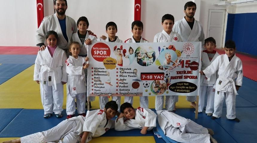 Ağrı&rsquo;da &lsquo;Tatil Coşkun Spor Tutkun Olsun&rsquo; Projesi