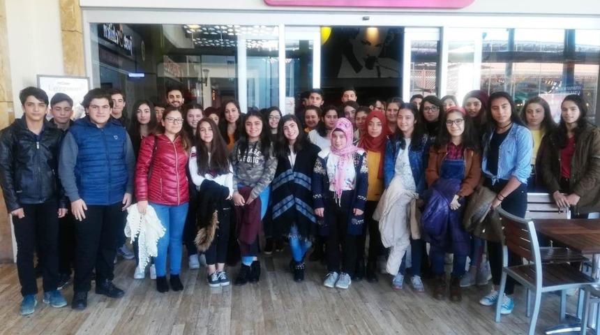 Karpuzlu Anadolu Lisesi &ouml;ğrencilerinin sinema keyfi