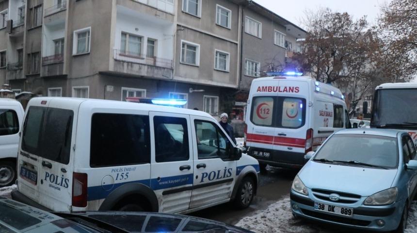 Karbonmonoksit gazından zehirlenen 2 kişi tedavi altına alındı