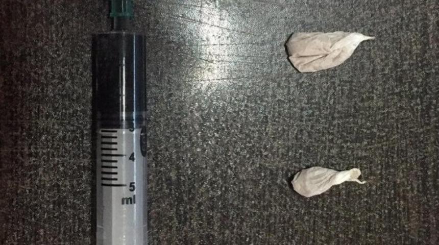 Uyuşturucu kullanırken yakalandılar