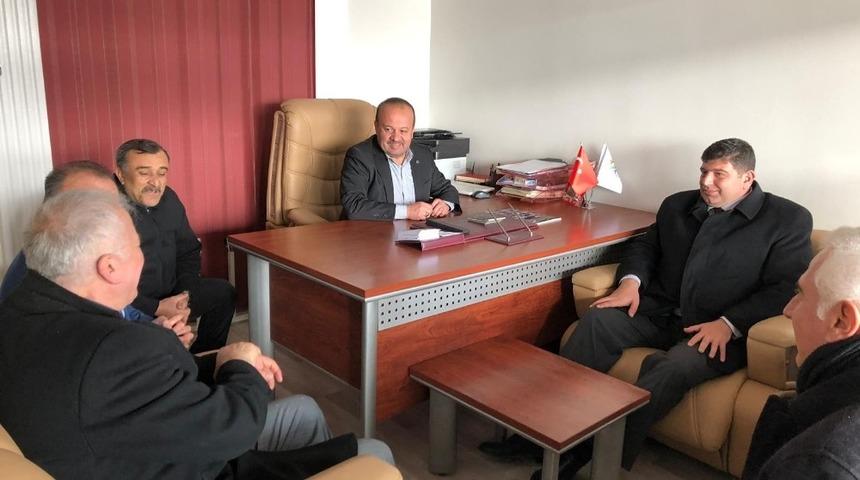 İYİ Partili Parlak, ziyaretlerini s&uuml;r&uuml;d&uuml;yor