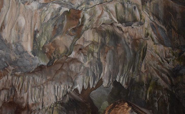 Hakkari'de öğrencilerin keşfettiği mağaranın bölgede bir benzeri daha yok G3