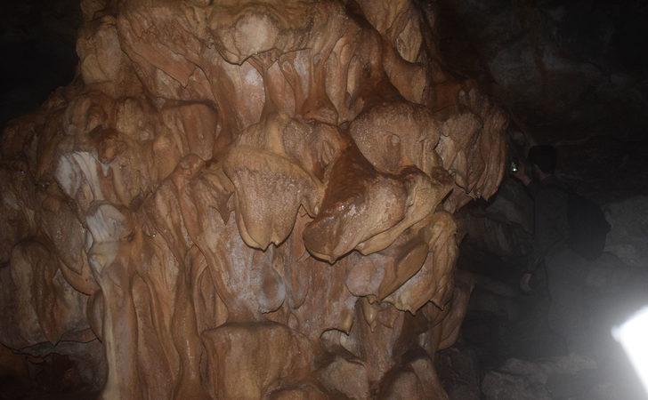 Hakkari'de öğrencilerin keşfettiği mağaranın bölgede bir benzeri daha yok G1