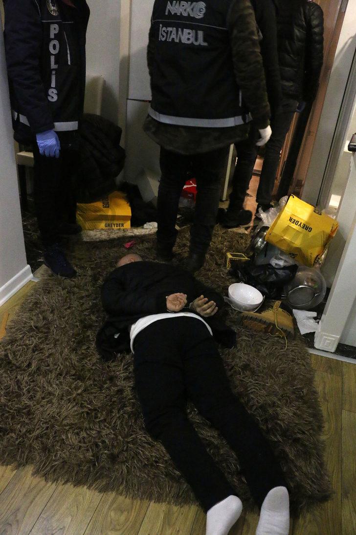 İstanbul Kağıthane'de lüks rezidansa baskın! 5 kilogram eroin ele geçirildi G4