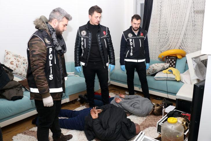 İstanbul Kağıthane'de lüks rezidansa baskın! 5 kilogram eroin ele geçirildi G2