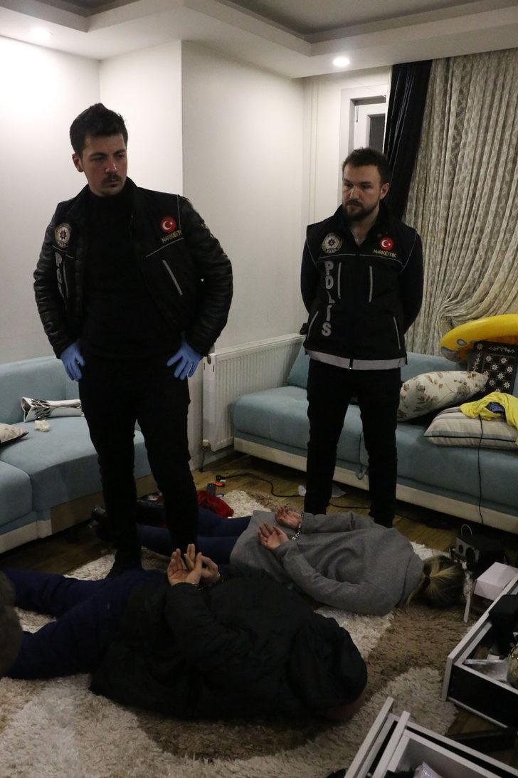 İstanbul Kağıthane'de lüks rezidansa baskın! 5 kilogram eroin ele geçirildi G3