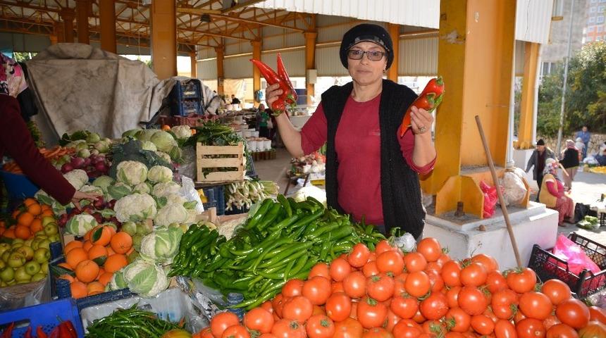 Biberin kilosu pazarda 20 lirayı buldu