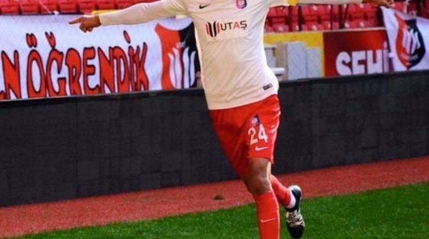 Salihli Belediyespor&rsquo;da 3 oyuncu gitti, 4 oyuncu geldi