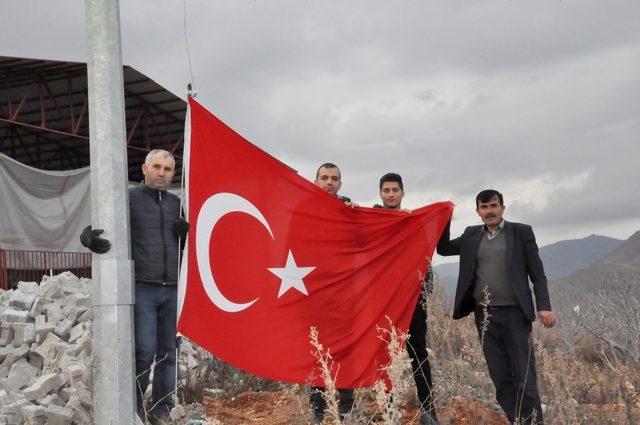 Nazilli’de dev Türk bayrağı gururu