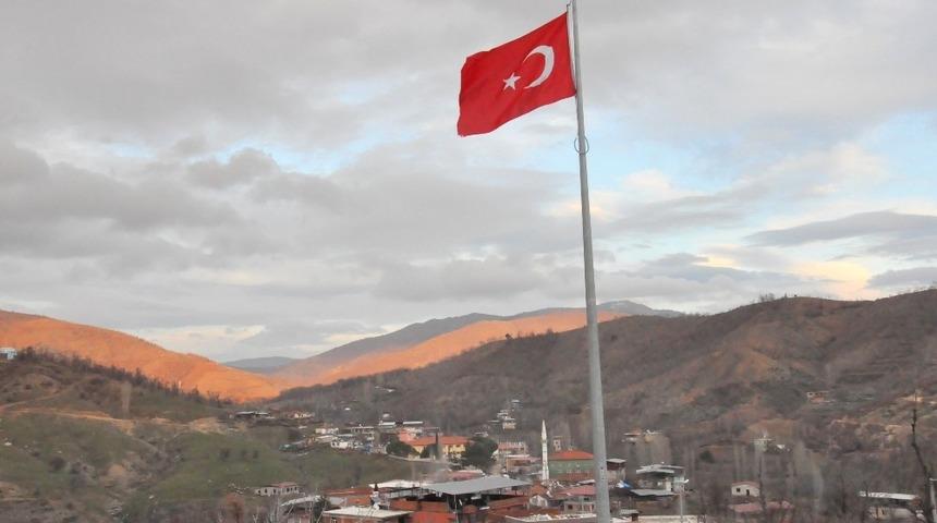 Nazilli&rsquo;de dev T&uuml;rk bayrağı gururu
