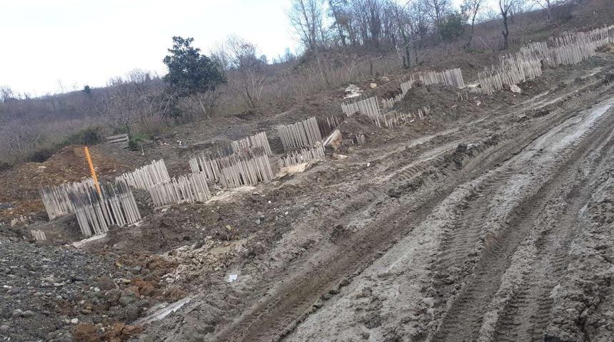 Heyelana karşı 500 metrelik yola, 75 kilometrelik fore kazıklı &ouml;nlem