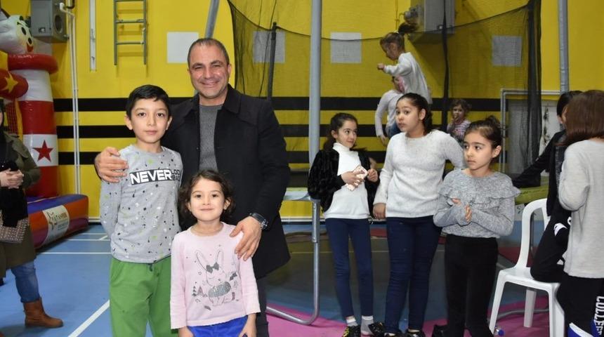 Alaşehir Belediyesinden &ccedil;ocuklara yarıyıl tatili hediyesi