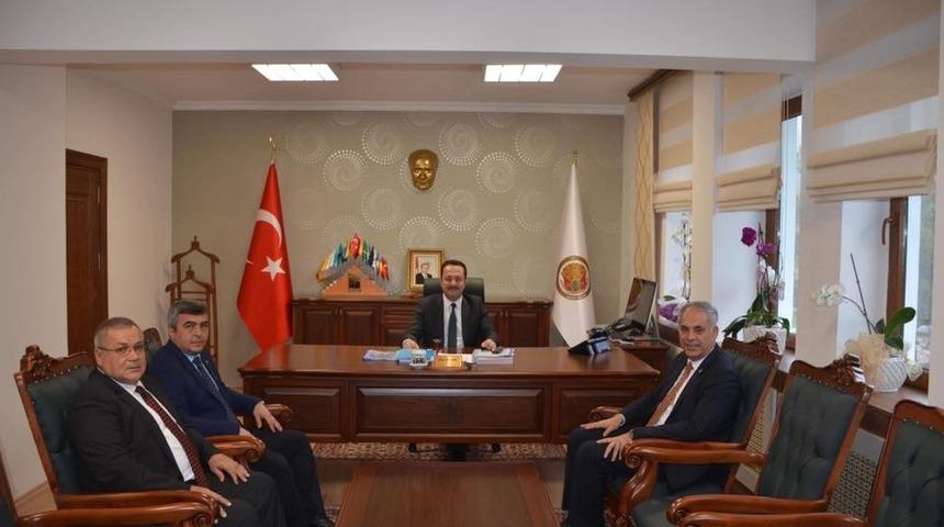 Başkan Yaman’dan Vali Şentürk’e ziyaret