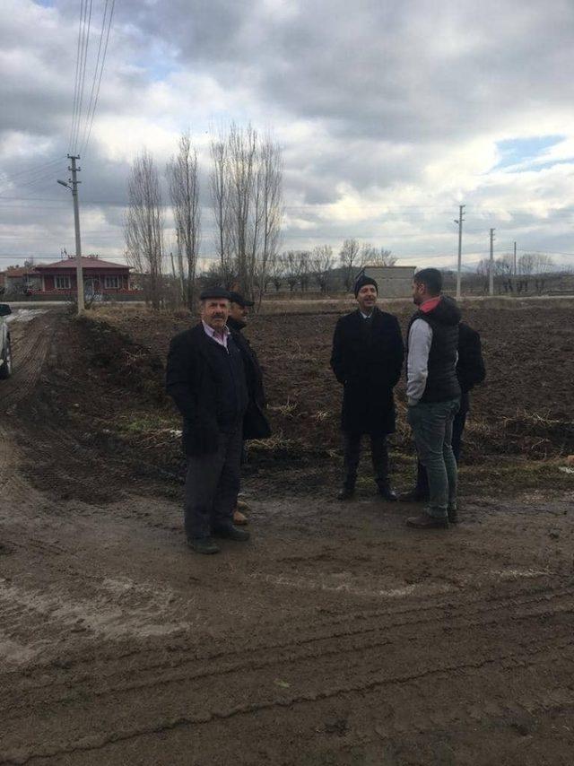 Şuhut’ta yol yapım ve bakım çalışmaları