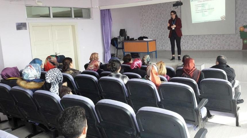 İzmit&rsquo;te bir yılda 8 bin kadına eğitim