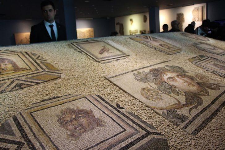 Çingene Kız'ın gözlerine ziyaretçi akını  G4