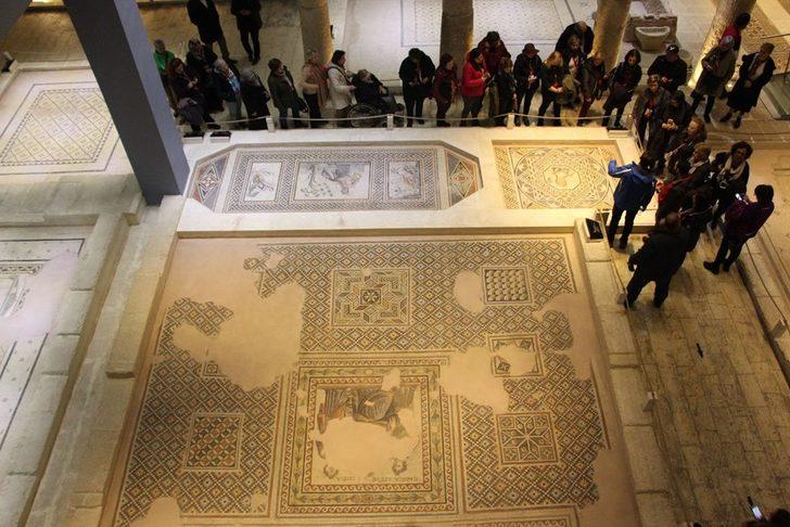 Çingene Kız'ın gözlerine ziyaretçi akını  G5