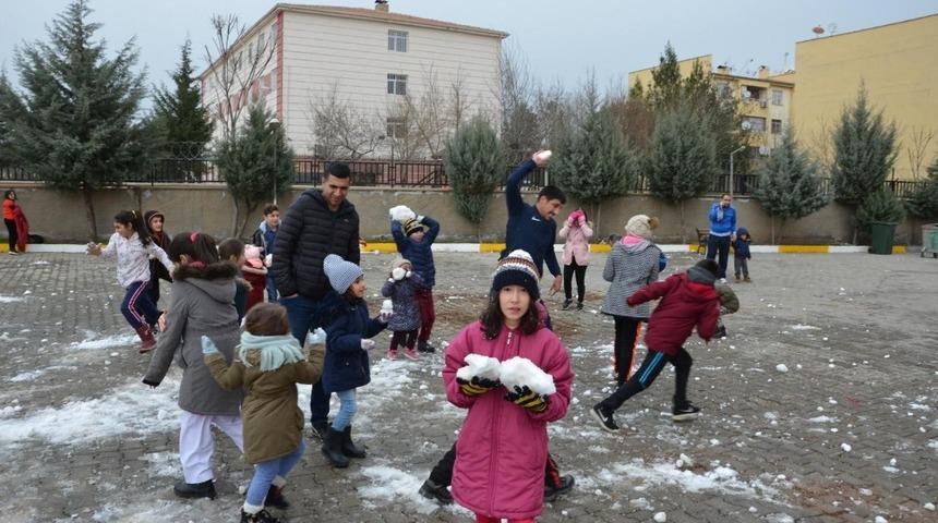 Diyarbakırlı sporculara kar s&uuml;rprizi