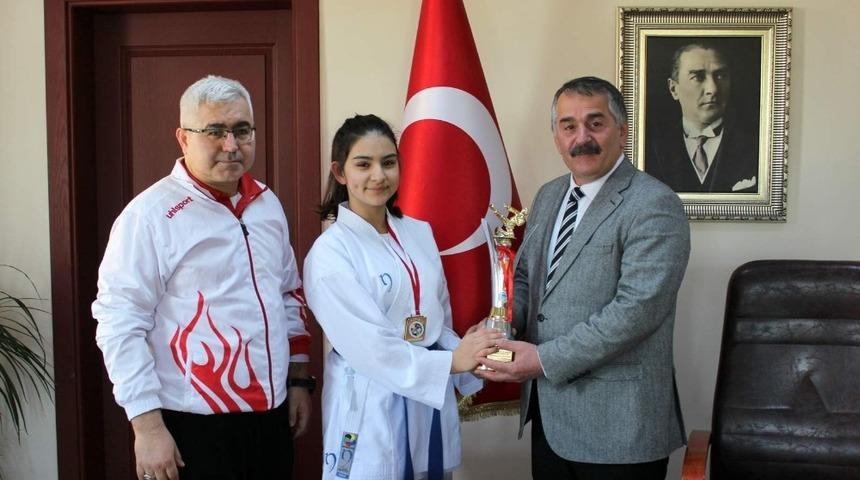 Arifiyeli Karatecilerden Başkan Karakulluk&ccedil;u&rsquo;ya ziyaret