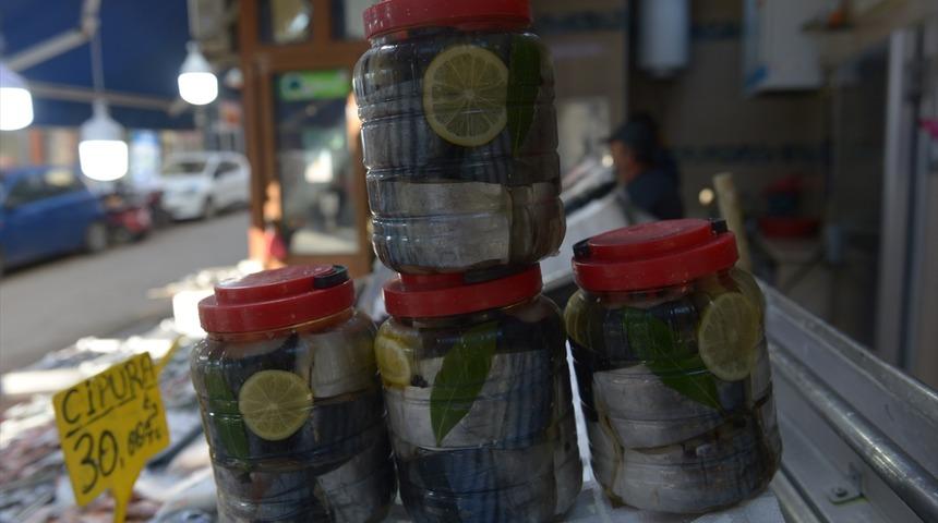   Tuzlanan palamudun kavanozu 100 liradan satılıyor