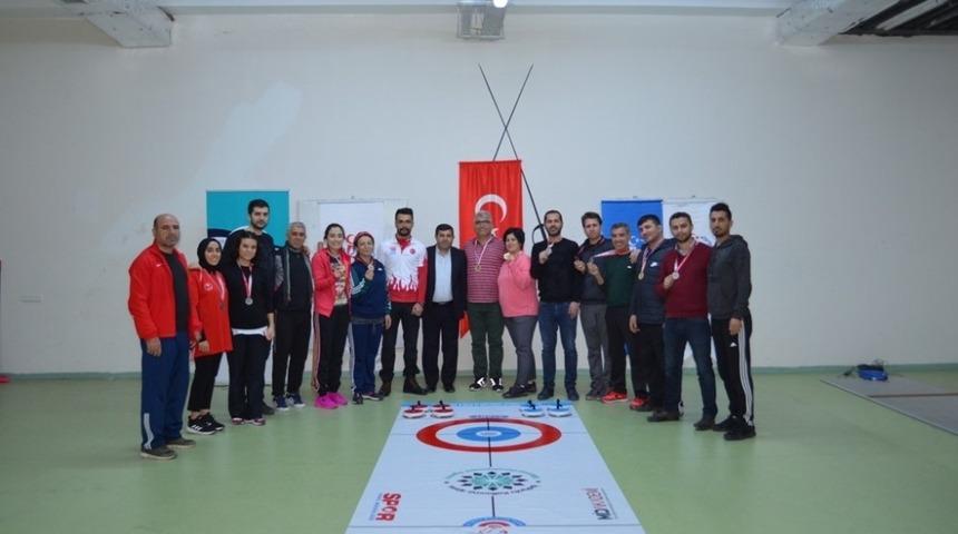 &Ouml;ğrencilerin yeni g&ouml;zdesi "Floor Curling"