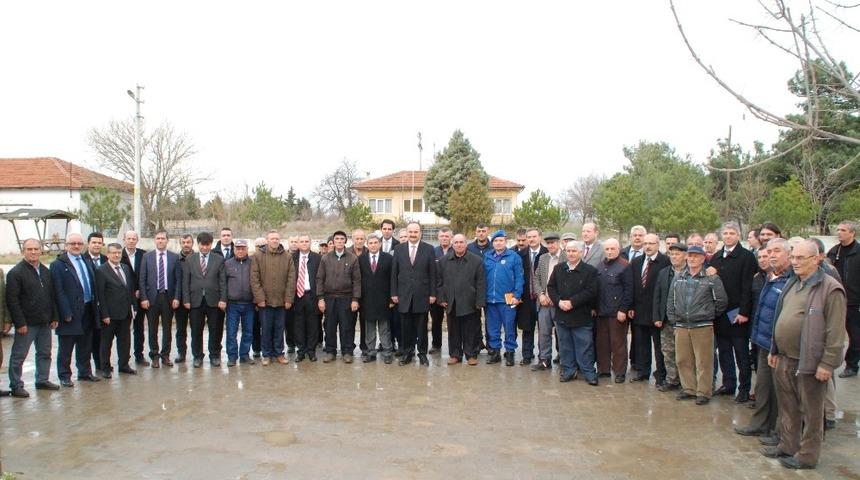 Vali Canalp, köylerdeki sorunları tek tek not aldı