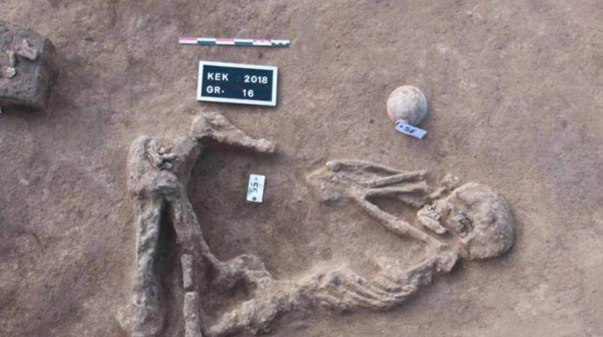 Mısır'da Hiksoslar d&ouml;nemine ait mezarlar bulundu