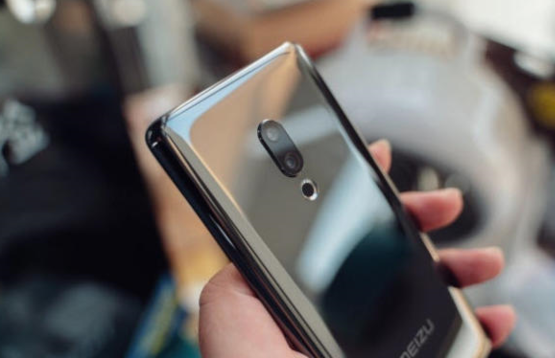 &Ccedil;inliler yaptı, d&uuml;nya b&ouml;yle bir telefon g&ouml;rmedi! 