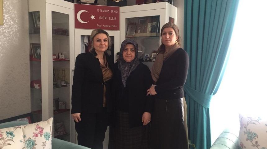 Vali Memiş’in eşi Sibel İnci Memiş,  şehit ailelerini yalnız bırakmıyor