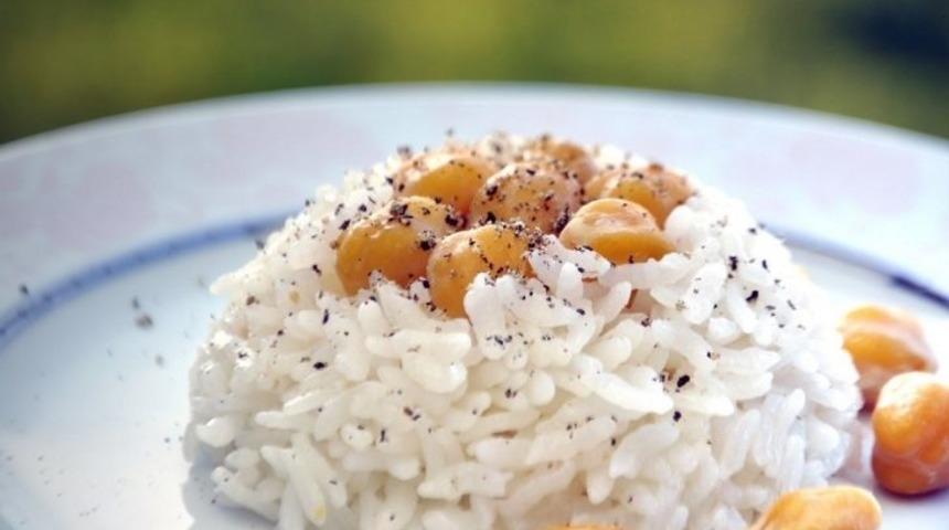 Tam Kıvamında Nohutlu Pilav Tarifi