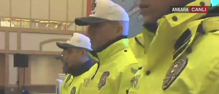 Yeni polis kıyafetleri! Trafik polislerinin yeni kıyafetleri canlı yayında tanıtıldı G4