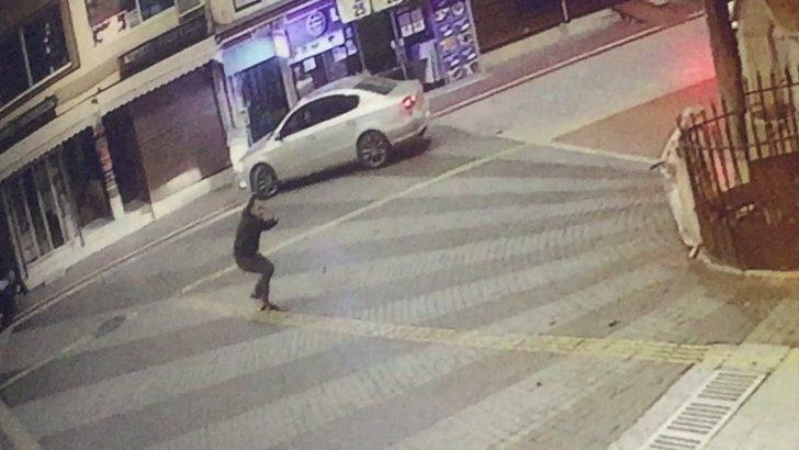 Bursa'da garip olay! Tartıştıkları adamı önce vurdular sonra arabaya alıp... G5