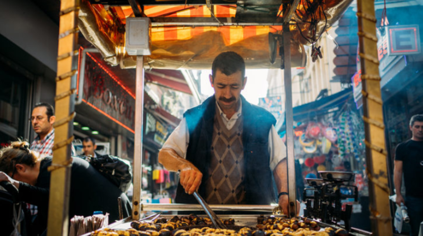 Vatandaşlardan cep yakan sokak lezzeti kestane fiyatlarına tepki