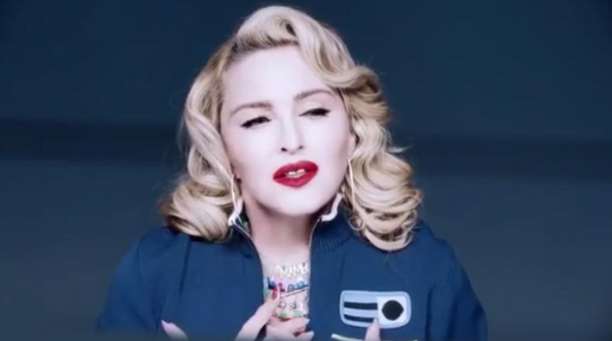Madonna yeni imajıyla şaşırttı!