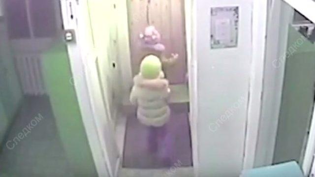 İki kız çocuğu eksi 45 derecede anaokulundan kaçtı! Sebebi inanılmaz