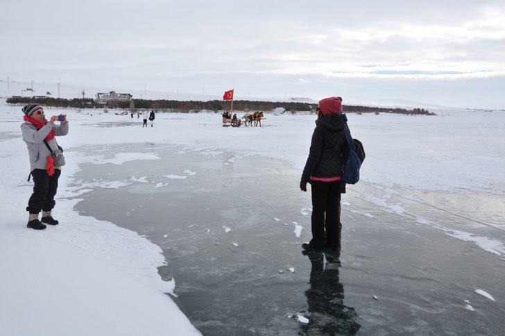 Çıldır Gölü'ne ziyaretçi akını G5