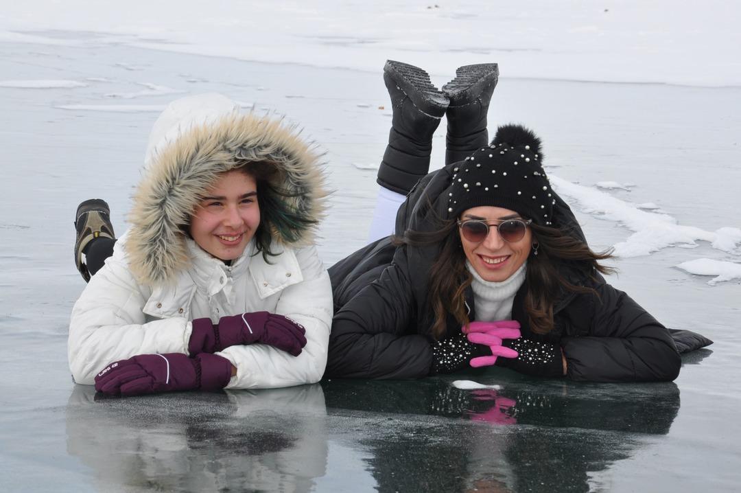 &Ccedil;ıldır G&ouml;l&uuml;'ne ziyaret&ccedil;i akını