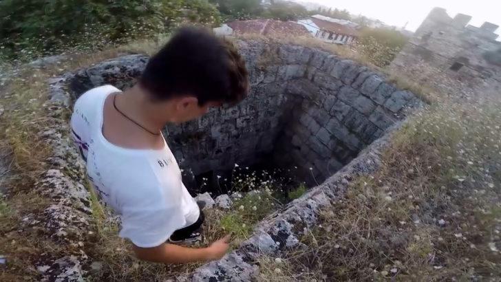 Kaleiçi surlarında 'macerasever' gezintisi! Sosyal medya ayağa kalktı G4