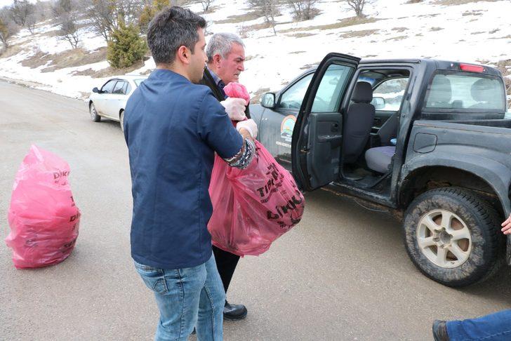 Yol kenarında çuval içinde telef olmuş 3 buzağı bulundu G4