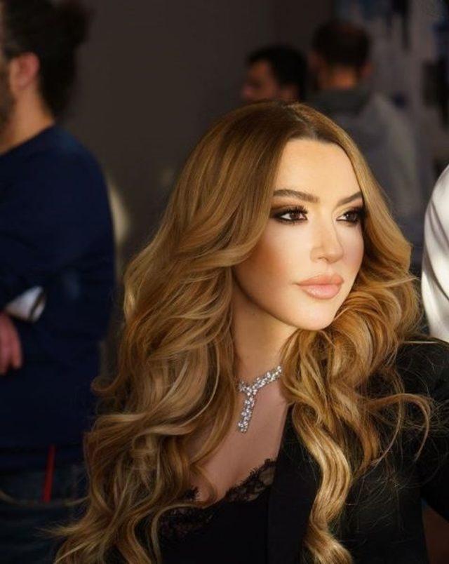 hadise-091739OV