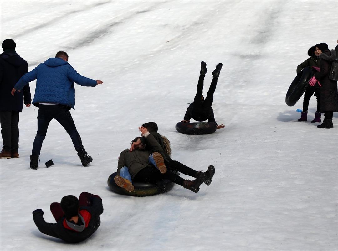 Ayder Kardan Adam Şenliği başladı