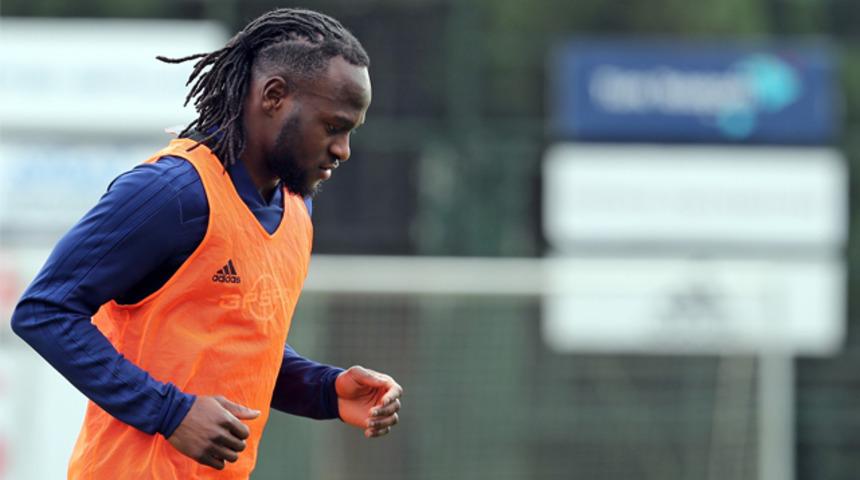 Victor Moses ilk antrenmanına &ccedil;ıktı